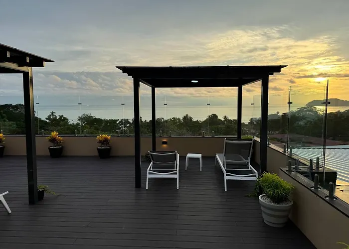 Modern Haven with Forest Views&Ocean Breeze Jacó