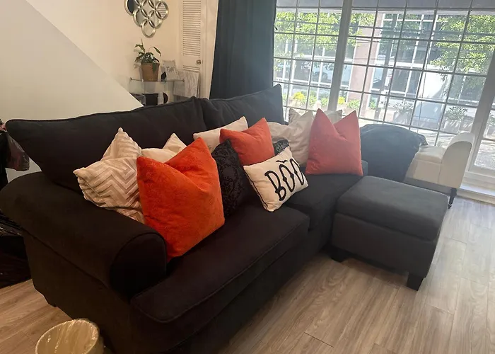 Luxury Midtown Atlanta Condo Walk To Shops & Restaurants