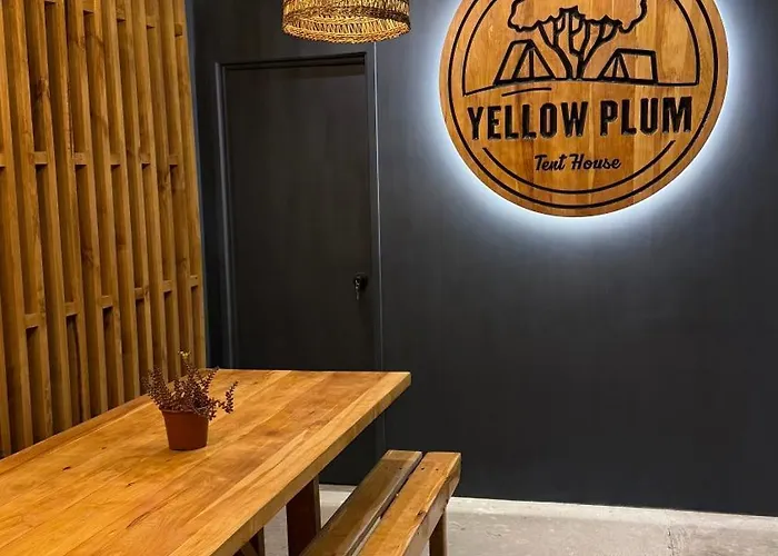 Camping Yellow Plum Puerto Natales