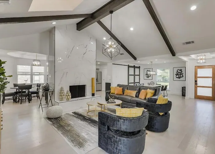 Modern And Spacious Dallas Getaway W Private Pool