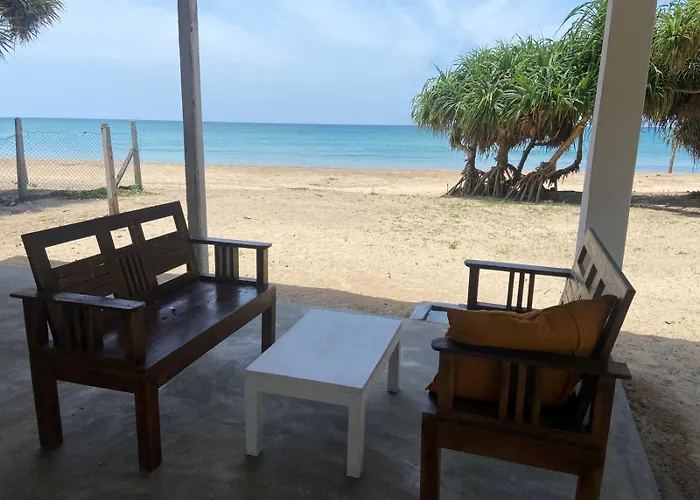 Pigeon Island Beach View Villa - Nilaveli