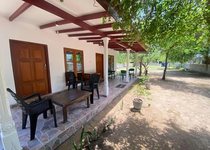 Pigeon Island Beach View Villa - Nilaveli