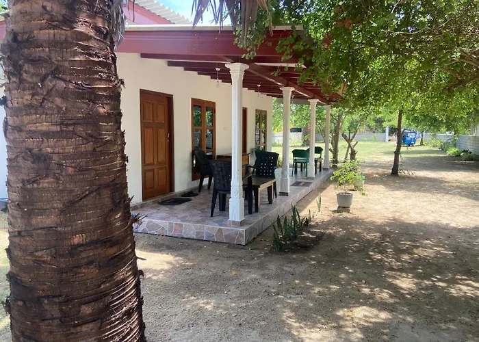Pigeon Island Beach View Villa - Nilaveli