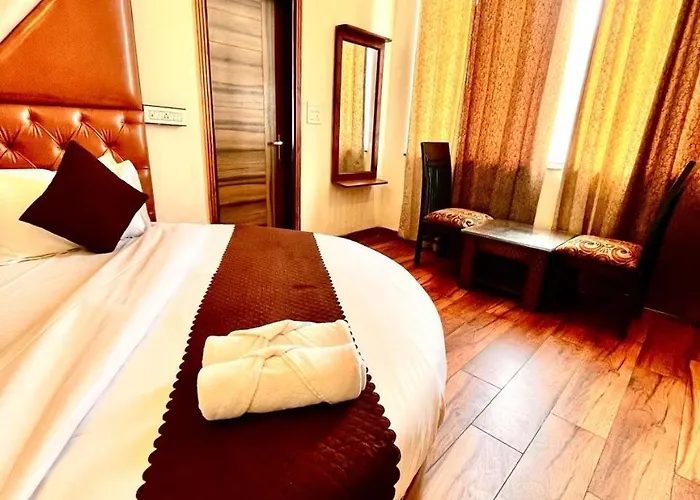 Hotel Woodcrest Chandigarh Zirakpur