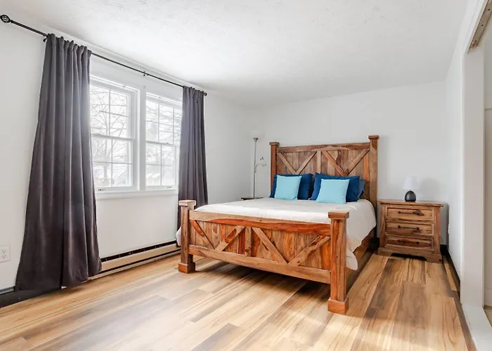 Villa 2BR WParking Full Kitchen 5 Min to Old Port Portland