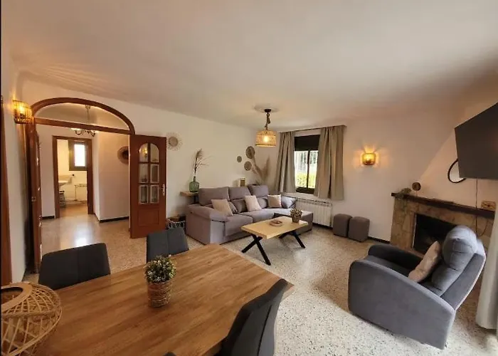Casa Felic, 6 People, Fireplace And Hottub Lloret de Mar