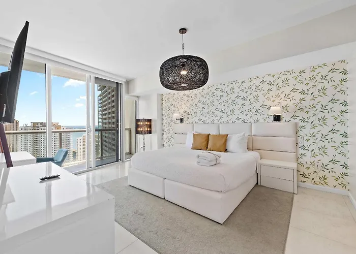 Luxury Waterfront Brickell Icon W-Hotel Balcony Water Views Miami