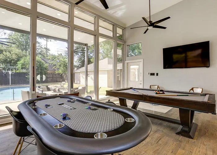 Heated Pool, Hot Tub, Game Room Houston Group Gem