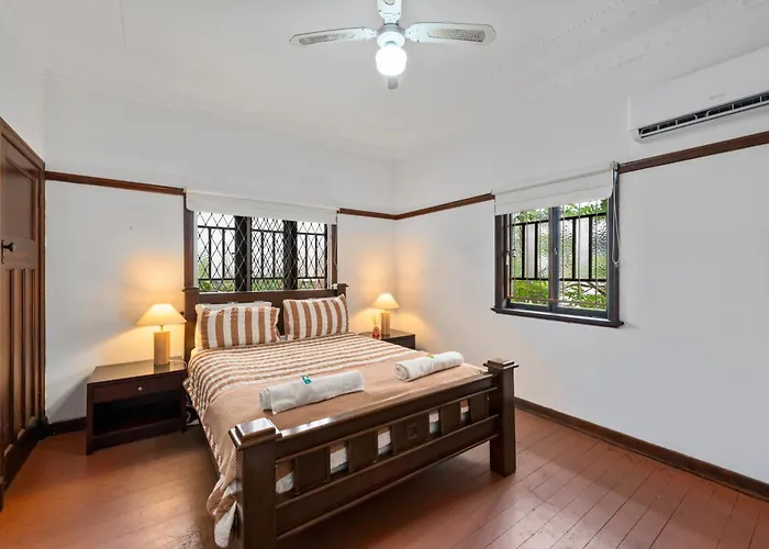 Comfortable 3 Bedroom Home Character Home-3Rd Room Has Sofa Bed Brisbane