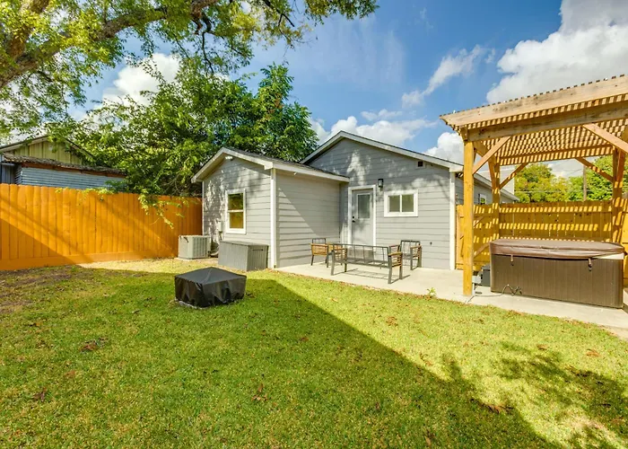 Updated Home With Hot Tub In Houstons Northside!