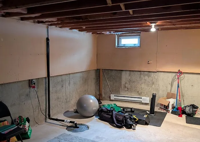 Cozy Quiet Space - Walking Amenities Nearby Winnipeg