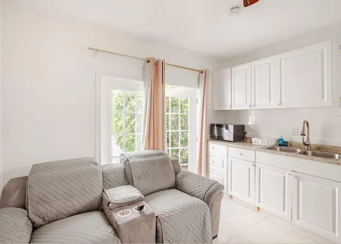 Cozy Private Apartment In Vero Beach With Garden View