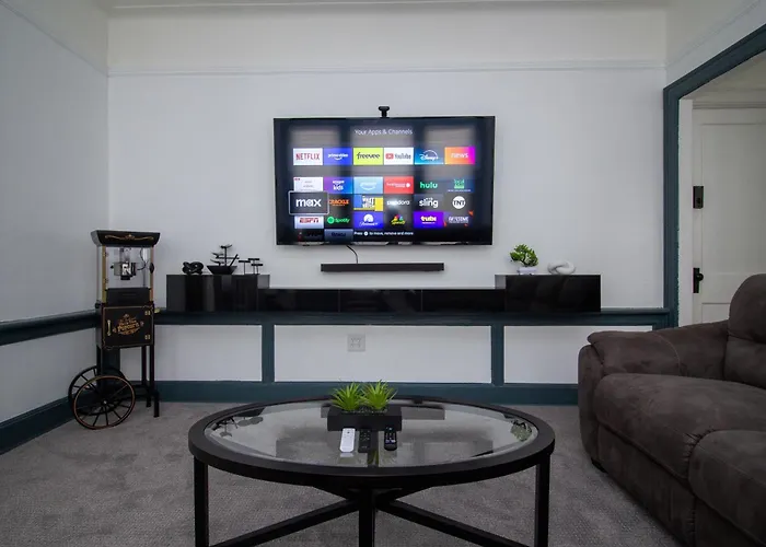 Cozy Theatre & Office Brooklyn Stay New York