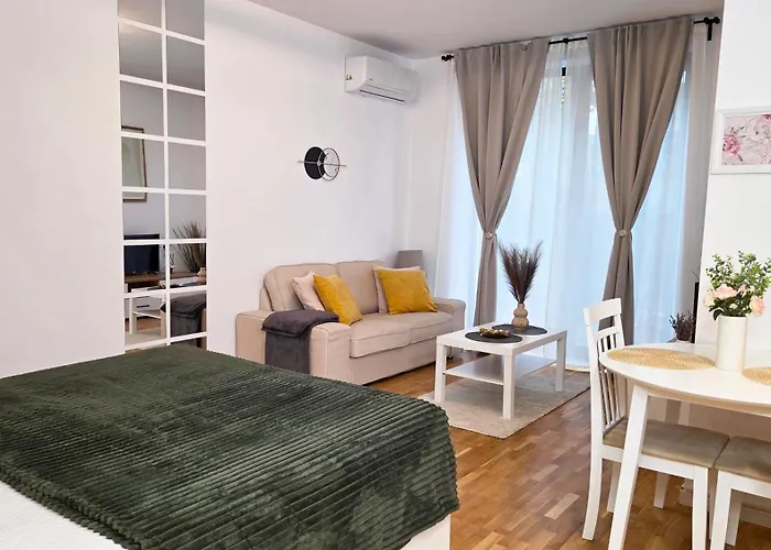 Ivy Luxury Residence - Self Check-In 247 - Garden - Near Airport & Us Embassy - Baneasa Mall Bukarest