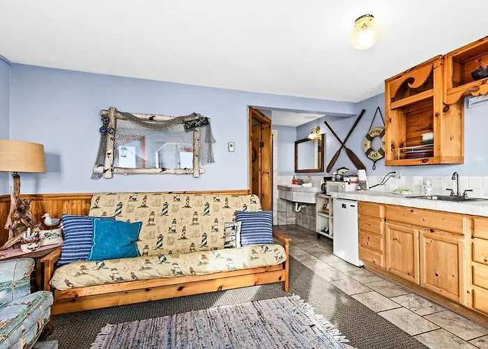 Great Lakes Suite Innongitchegumee Duluth