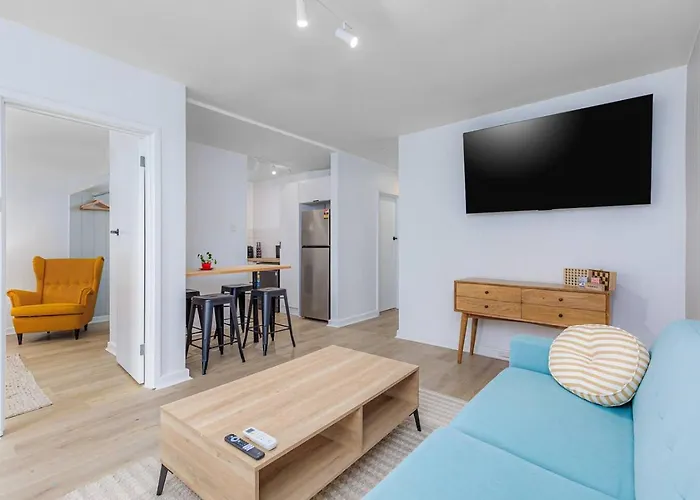 Sleeps 4 Priv. Courtyard Walk To Beach Perth