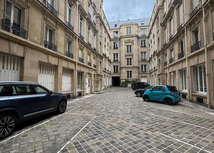 Private Studio Near Champs Elysee With Air Conditioner Paris