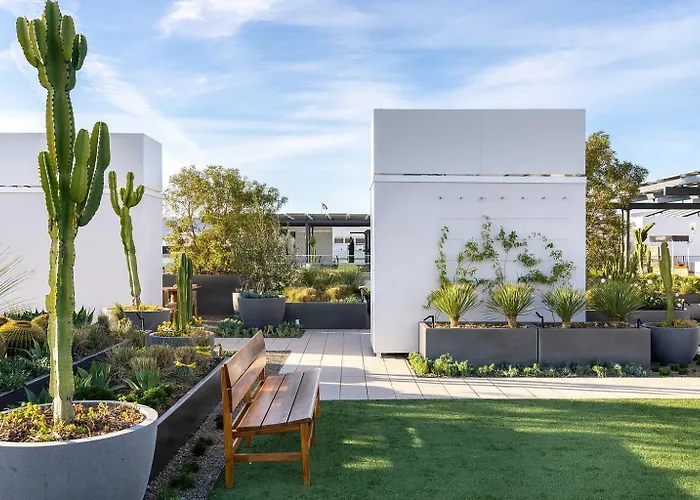 Pearl Coast - Modern 2Br With Rooftop Pool & Views Los Angeles