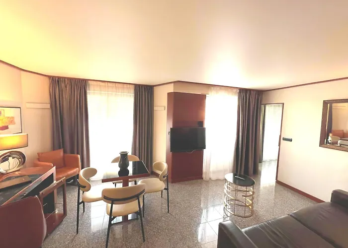 Goldstar Apartments & Suites Nizza