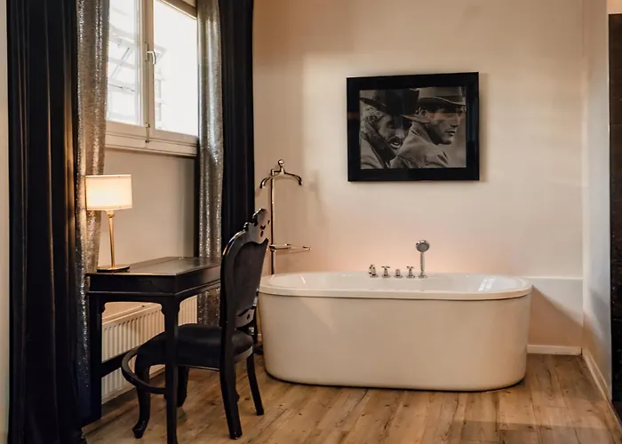 Hotel Huis Van Bewaring - Bijzonder Boutique Hotel In Historisch Pand Almelo
