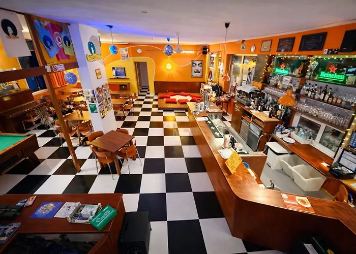 Sunflower Beach Backpacker Hostel Rimini