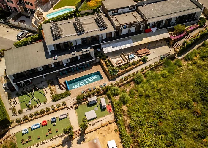 Hostel Wot Ericeira Surf Social