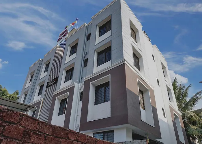 Collection O Eon Inn Near Pune Airport