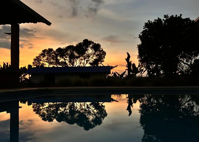 Finca Privada Exclusiva Con Piscina Y Jacuzzi Ideal Para Grupos Y Celebraciones En Montenegro