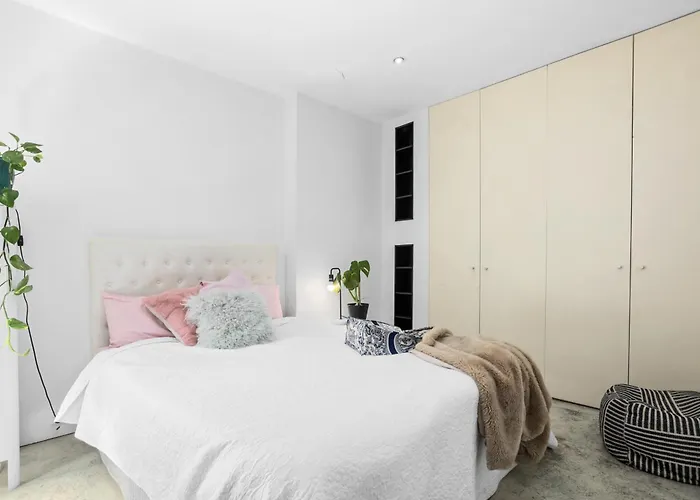 Melbourne Romantic Zen Oasis Or Skyline Suite