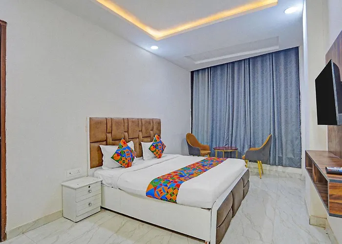 Hotel Via Stars Noida