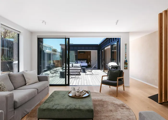 Black Beach House - Mount Maunganui
