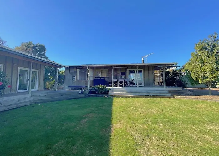 Genuine Kiwi Bach- Stay Waiheke Oneroa