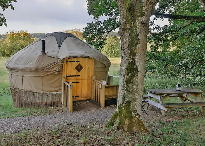 Villa Chestnut - Yurt Slane