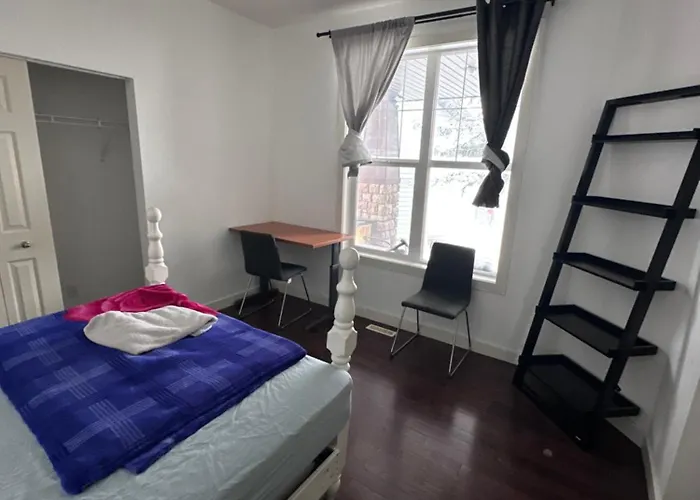 Ferienwohnung Sam Estates YYC