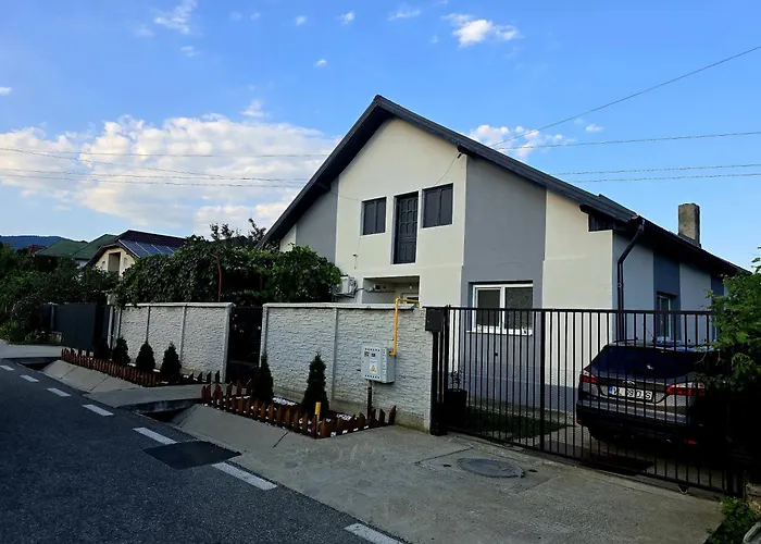 Villa Casa Trandafirilor Călimăneşti