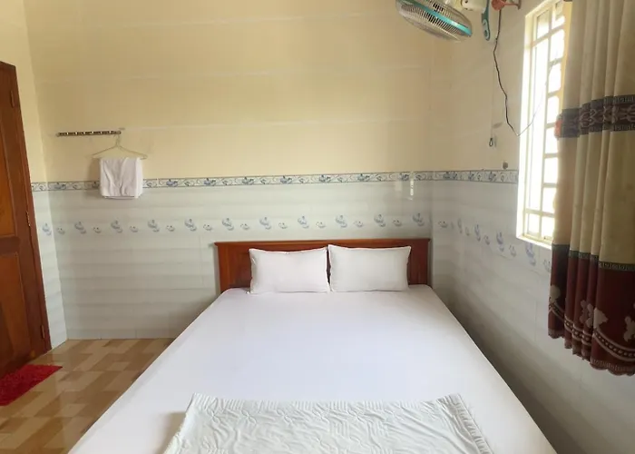 Bed and Breakfast Nha Nghi Phu My Cần Thơ