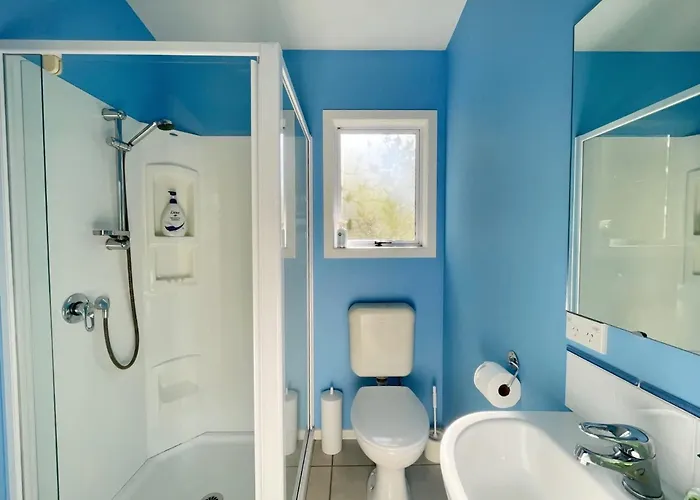 Genuine Kiwi Bach- Stay Waiheke Oneroa
