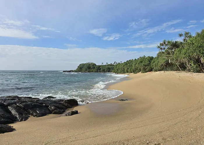 Happybeach Sea View Cabin Restaurant & Beach Bar Tangalle