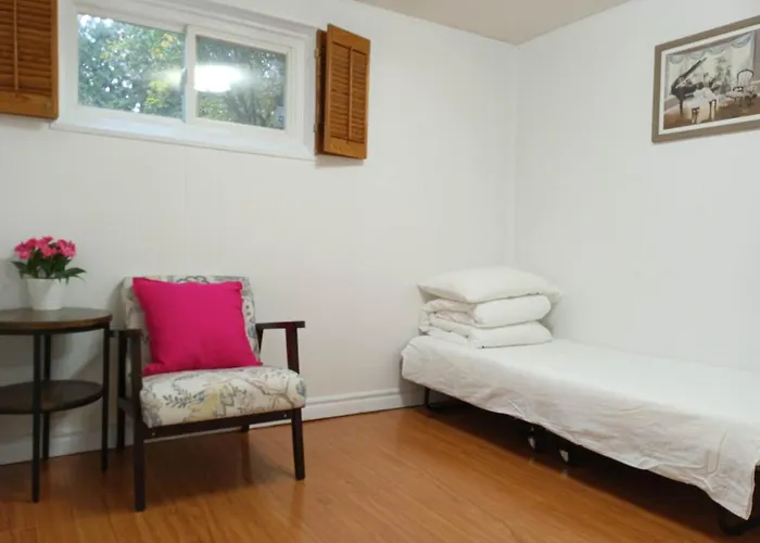 Spacious And Bright House Toronto