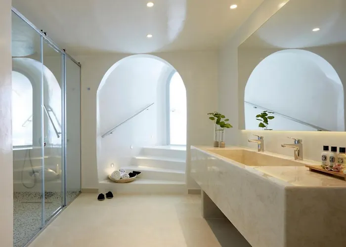 Charming Cycladic Villa In Santorini Fira 