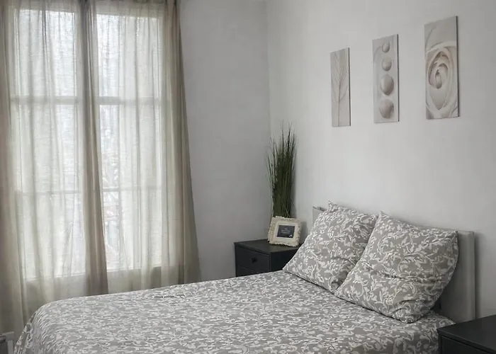 Ferienwohnung Le Rose De La Gare Paris
