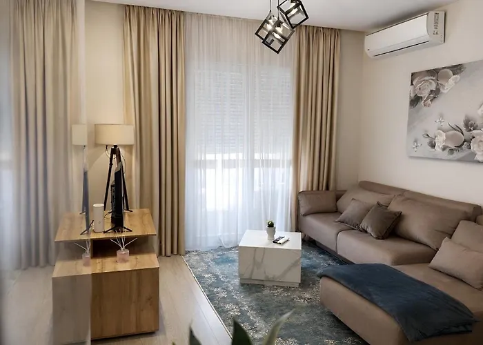 Regency Apartament Univers City Near Tirana Mother Teresa Airport & 10 Min From City Centre