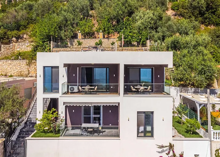 Exclusive Seafront Apartments Apartment 3 By Pikhost Vlorë