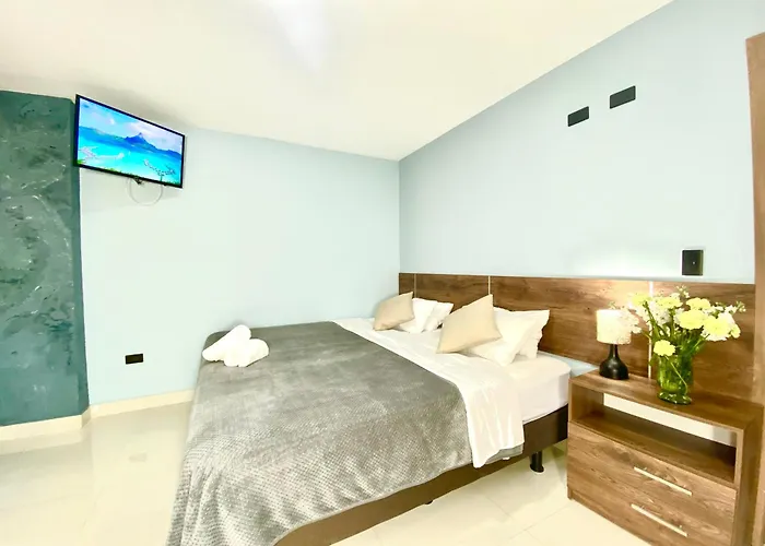 Apartment 8 In The Center - 2 Bedroom 1 Bath Baños