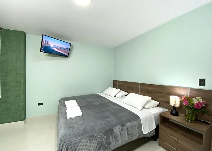 Apartment 6 In The Center - 2 Bedroom 1 Bath Baños