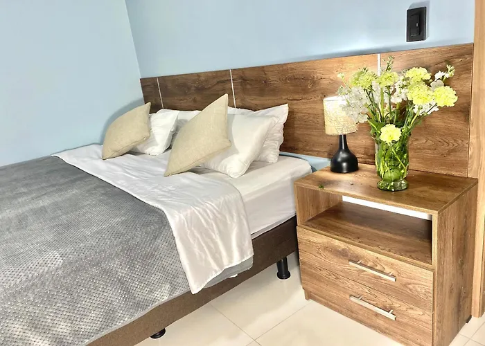 Apartment 8 In The Center - 2 Bedroom 1 Bath Baños