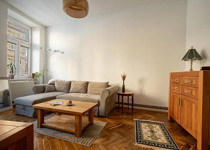 Spacious City Flat With Courtyard Košice
