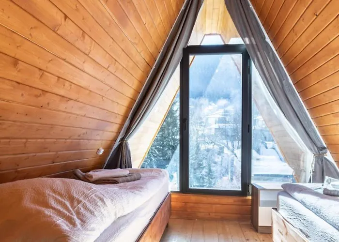 Rock Cabins Svaneti Mestia
