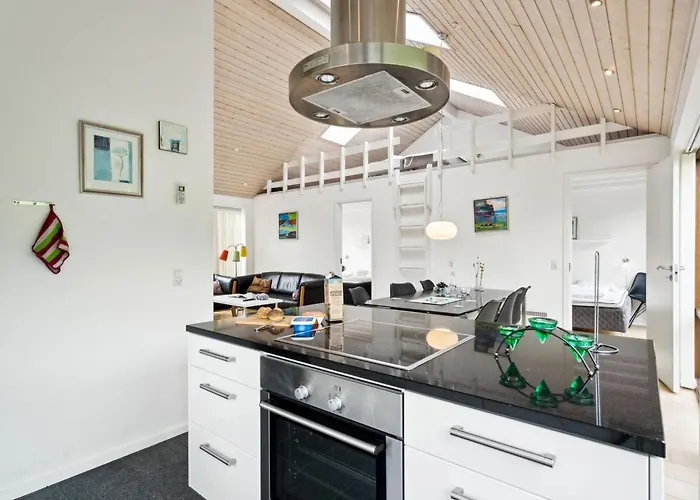 Apartment Elara - 200M From The Sea By Interhome Lakolk