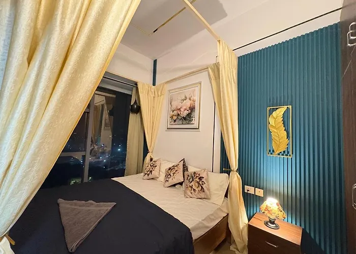 Spectrum Metro Mall 10 1Bhk Apartment Sector 75 Noida With Balcony Neu-Delhi